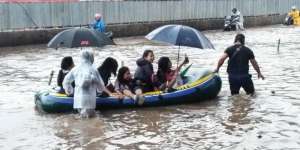 Hujan Deras, Jakarta Dikepung Banjir