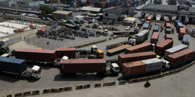 Hore! Khusus Malam Ini, Tol Cikampek Bebas Truk Besar