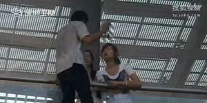 Pelukan Si Gadis Selamatkan Remaja dari Percobaan Bunuh Diri