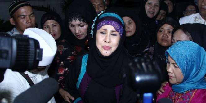 Elvy Sukaesih Bukan Ngumpet atau Tak Rindu, Tapi....