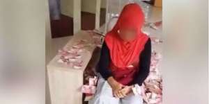 Viral, Pelakor 'Diguyur' Uang Ratusan Juta Oleh Istri Sah