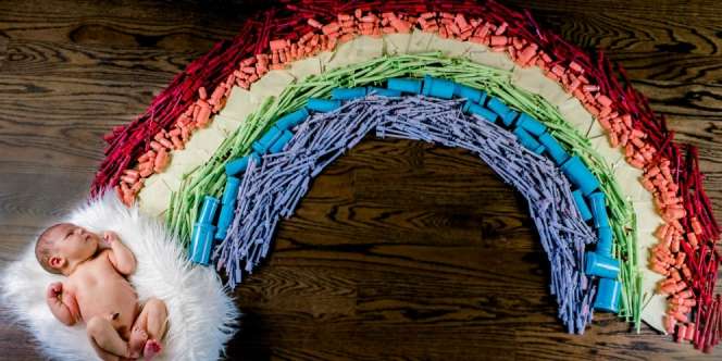Cerita Haru di Balik Foto Bayi dengan 'Pelangi' Alat Medis