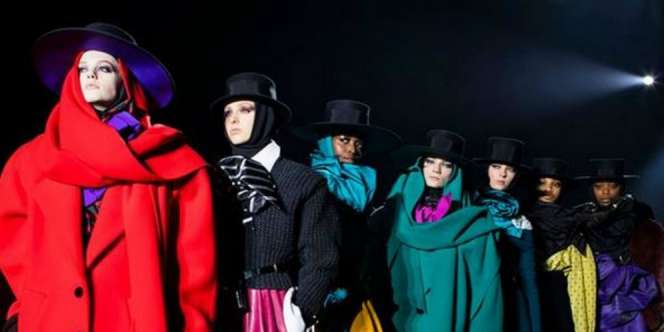 Brand Ternama Pamerkan Model Berhijab di New York Fashion Week