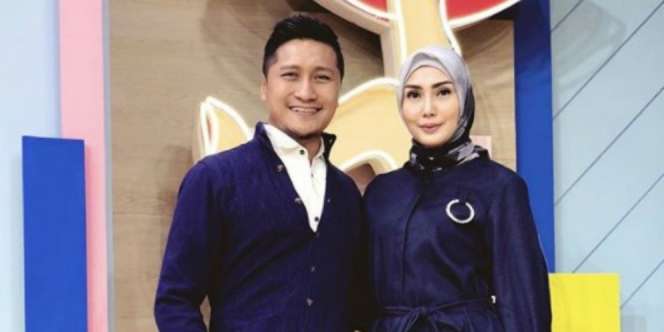 Kumpulan Doa Romantis Arie Untung Buat Fenita Bikin Baper