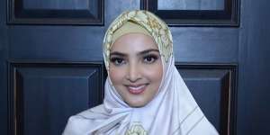 5 Artis Cantik Ini Berhasil Raih Gelar Magister