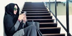 Sederet Barang Bermerek di Balik Hijab Syari Para Artis