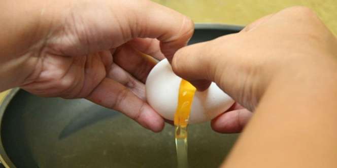 Negara Lagi Krisis, Pencari Kerja Ditawari Bonus 144 Telur