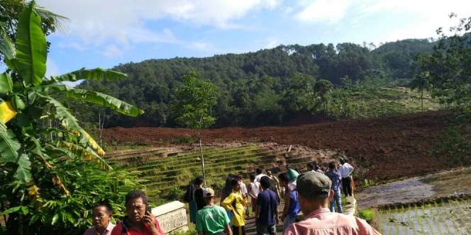 Innalillahi, 11 Petani di Brebes Terkubur Tanah Longsor