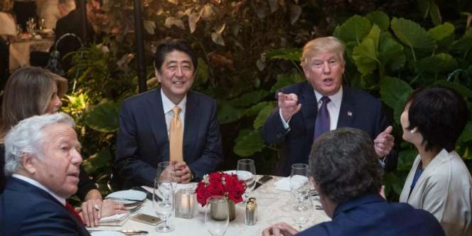 `Contekan` Donald Trump Saat Bertemu Siswa Korban Penembakan