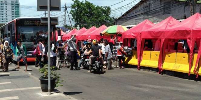 Tutup Jalan, Gubernur Anies Dilaporkan ke Polisi