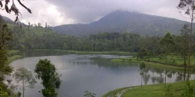 Ini Situ Cisanti yang Didatangi Jokowi, Asyik Buat Wisata Lho!
