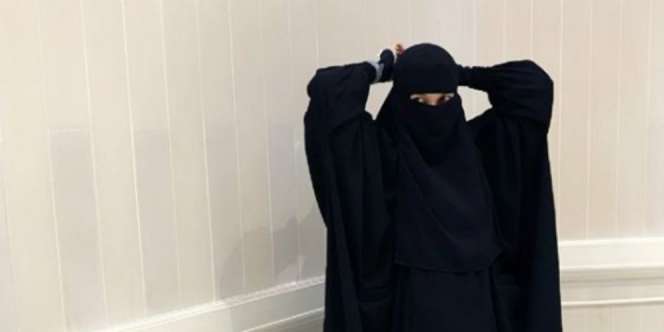 Bukan Nuri Maulida, Ternyata Artis Ini yang Putuskan Bercadar