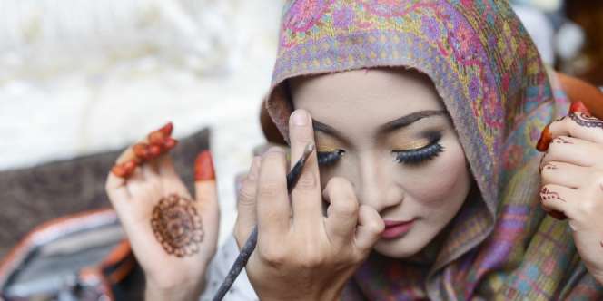4 Tips Merawat Bulu Mata Palsu Agar Bisa Dipakai Berkali-Kali