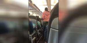 Teman Terlambat, Penumpang Minta Pilot Tunda Penerbangan