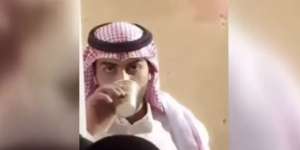 Viral! Wajah Tampan Penjual Kue Khas Arab, Gemetar Lihatnya