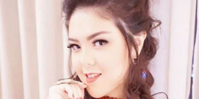 Gara-gara Sandal Jepit, Tina Toon Dilarang Masuk Restoran