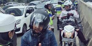 Viral! Ratusan Motor Berhenti di Flyover Casablanca