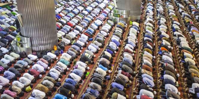 3 Amalan Sunah Usai Sholat Wajib Berjemaah