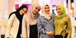 Disebut Geng Artis Berhijab, Ini Tanggapan Zee Zee Shahab