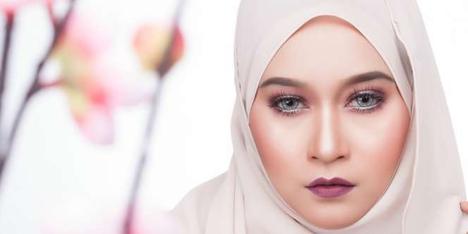 5 Bahaya Serius Malas Bersihkan Riasan Sebelum Tidur