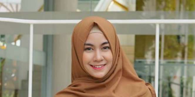 Transformasi Gaya Hijab Anisa Rahma, Makin Syar'i dan Anggun