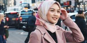 Bash Harry: Riasan Cepat Tanpa Foundation, Tetap Cantik Kok