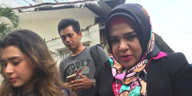 Mengejutkan, Fitri Sukaesih Ungkap Sosok Teman Pria Dhawiya