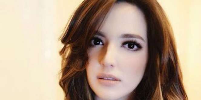 Foto Closeup, Hidung Nia Ramadhani Jadi Sorotan