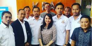 Foto Bareng Tessa Kaunang, Sunan Kalijaga Jadi Sorotan