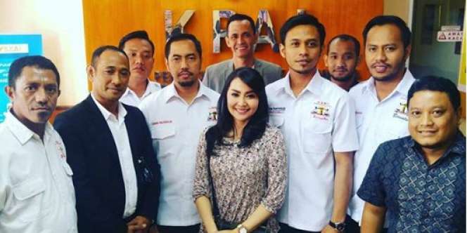 Foto Bareng Tessa Kaunang, Sunan Kalijaga Jadi Sorotan