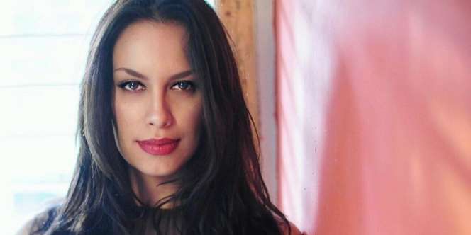 Pakai Gaun Pengantin, Sophia Latjuba Segera Nikah?