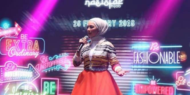 Artis Berhijab Dihujat Setelah Luncurkan Hijab di Klub Malam
