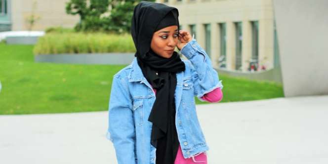 Amira: Duet Manis Dress Pink & Jaket Denim