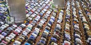 Bolehkah Memisahkan Diri dari Imam Karena Terlalu Lama?