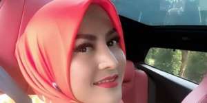 Bikin Geger! Chyntiara Alona Ganti Baju Saat Live Instagram