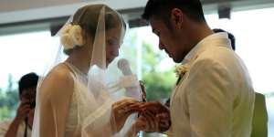 Romantis! Suasana Pernikahan Chicco Jerikho dan Putri Marino 