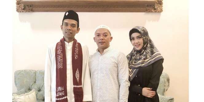 Begini Kebahagiaan Syahrini Setelah Bertemu Ustaz Abdul Somad