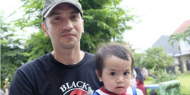 Gary Iskak dan Putri Kecilnya Ternyata Super Lengket, So Sweet