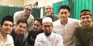 5 Seleb yang Berguru pada Ustaz Abdul Somad dan Adi Hidayat