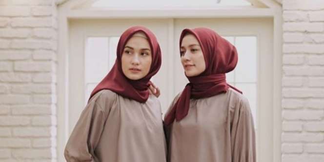 Adu Gaya Mega Iskanti dan Dwi Handayani, Pilih Mana?