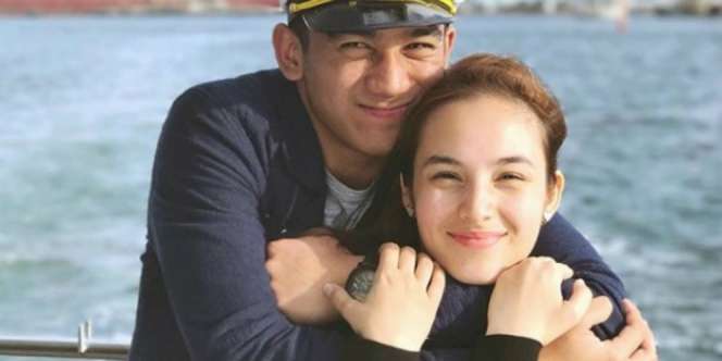 Chelsea Islan Mesra Bareng Kekasih, Warganet Malah Salfok