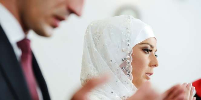 Girly Saputri: Nikah di Rumah atau di Gedung?