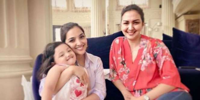 Asli Mirip Banget, Foto Bareng Donna Agnesia & Ashanty