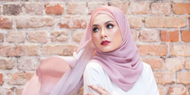 Trik Menyiasati Makeup Tahan Lama untuk Wajah Berminyak