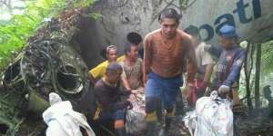 Lihat Benda Aneh di Hutan, Tahunya Pesawat Jatuh 26 Tahun Lalu