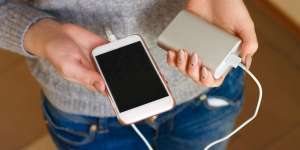 Maskapai Batasi Power Bank Masuk ke Pesawat