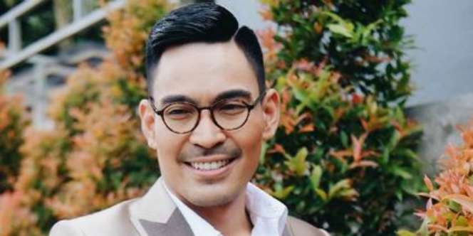 Jarang Terekspos, Ternyata Begini Keluarga Robby Purba