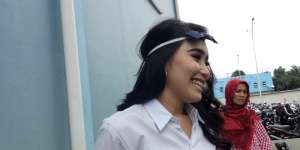 Ayu Ting Ting Tertawakan Sindiran Alay Deddy Corbuzier