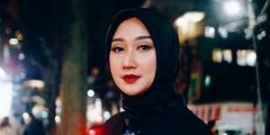 3 Lipstik Merah yang Bikin Hijaber Tampil Stunning