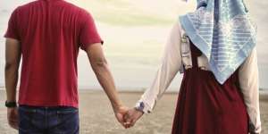 9 Karakter Pasangan Setia yang Mencintaimu Hingga Hari Tua